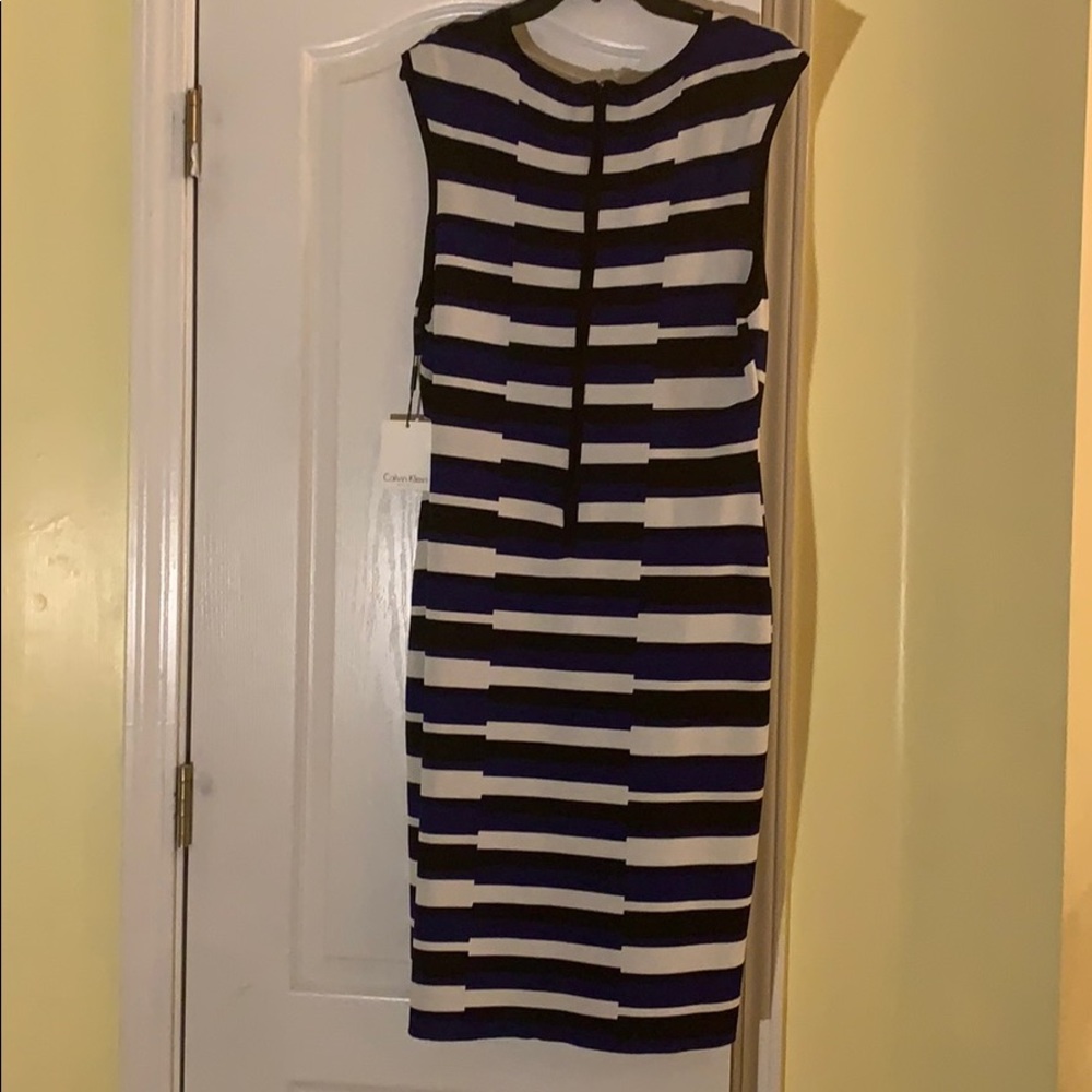 Dress - Picture 3 of 4